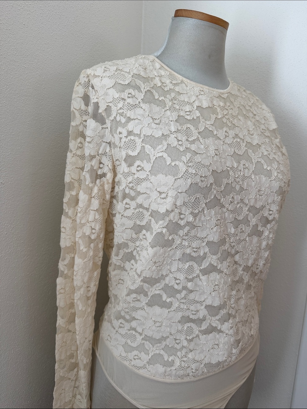 y2K vintage ivory lace long sleeve bodysuit M medium